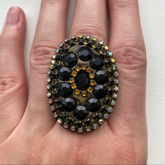 Vintage brassy & onyx black gemstone chunky ring - Picture 2 of 7